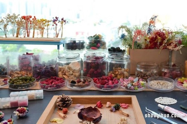 Forest Floral Jewelry Studio: DOOORS Handmade Dried Flowers and Fruits