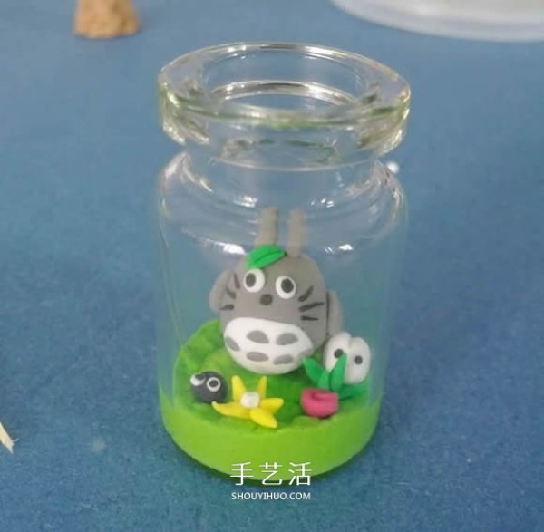 How to make your own clay cartoon bottle