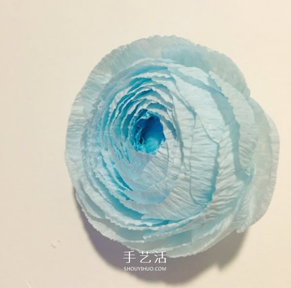 Simple and beautiful illustrations of how to make crepe paper peonies