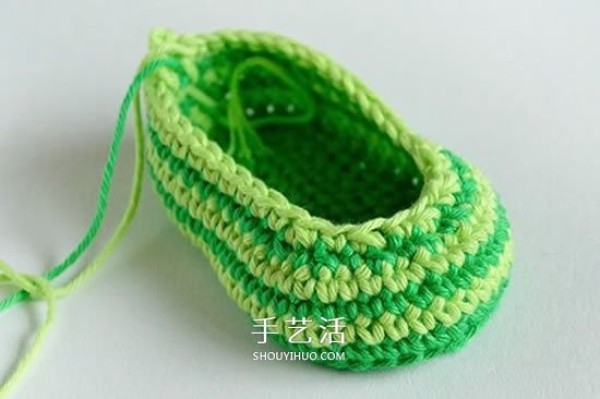 Provides warmth to ankles! Simple and beautiful weaving method for baby woolen shoes