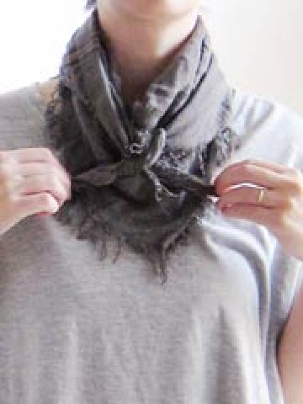 A comprehensive collection of various ways to tie a scarf, and 60 ways to tie a long scarf