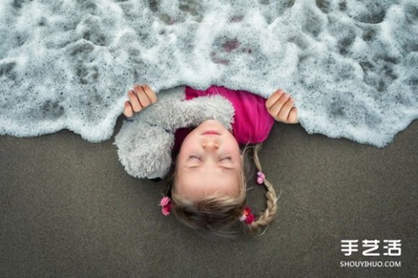 Creative childrens photos: The omnipotent daughter through the lens of a super-powerful dad