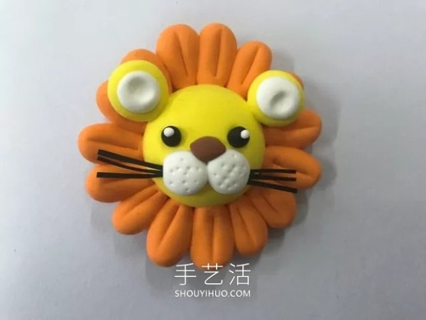 Pictures of steps for making a family of plasticine lions