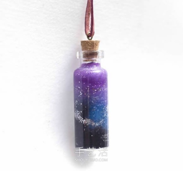 As if it contains the Milky Way! How to make your own starry sky bottle necklace pendant