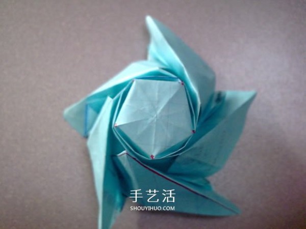 Illustration of how to fold a five-petal rose, it looks better than a Kawasaki rose! 