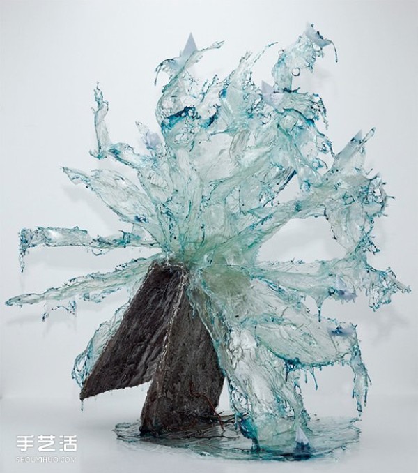 Creative resin sculptures: the vitality that condenses instantly after splashing