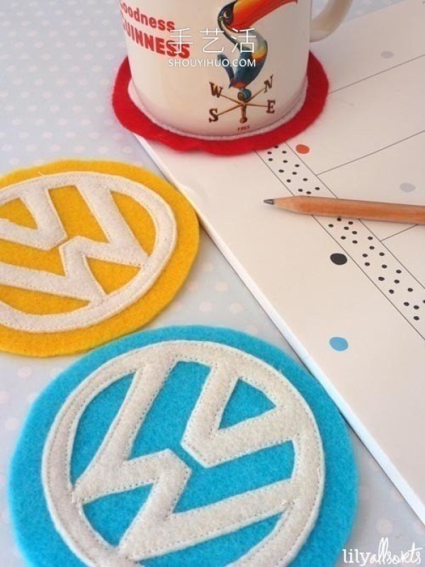 Tutorial on how to make a Volkswagen car logo coaster with thick felt cloth