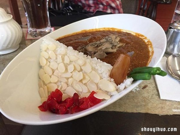 Creative "Dam Curry Rice" If you want to eat it, release the flood first! 