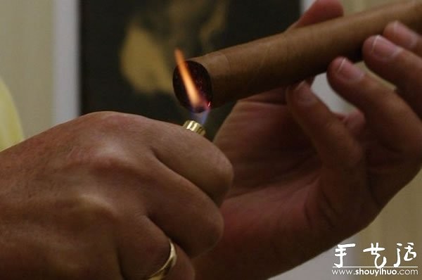 The secret of the hand-making process of Cuban cigars