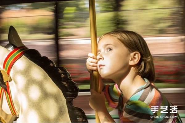 Mother records her childrens innocent childhood with loving photos