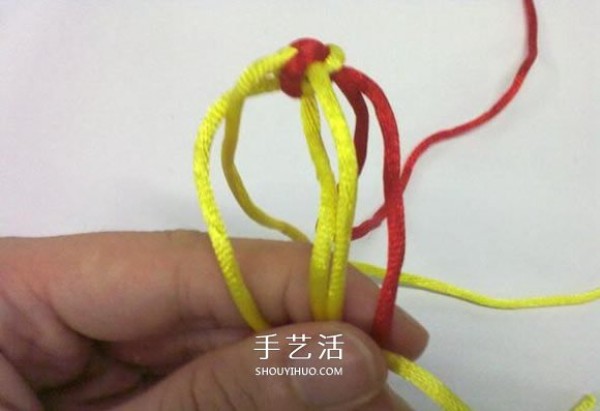 How to knit heart-shaped concentric knots and illustrate the knitting method of Valentines Day hearts