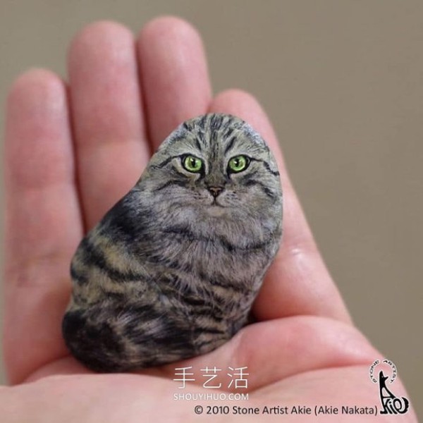 DIY ordinary stones into cute palm-sized animals