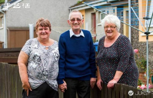 Brothers and sisters separated for 60 years, find each other through Facebook~