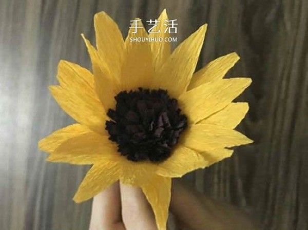 DIY hand-kneaded paper sunflower method is simple and easy to learn to make sunflowers