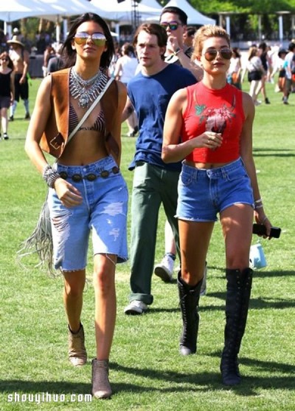 Coachella Festival celebrity outfit tips