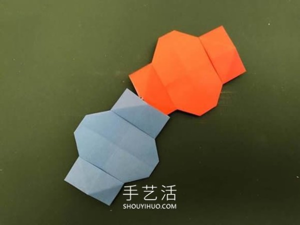 The illustrated tutorial on how to fold a handmade origami lantern is simple and cute