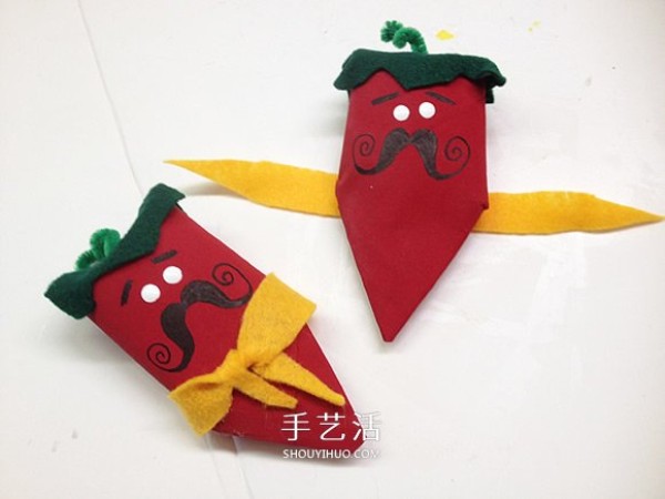 Kindergarten paper tube waste is used to make hand-made bearded red pepper