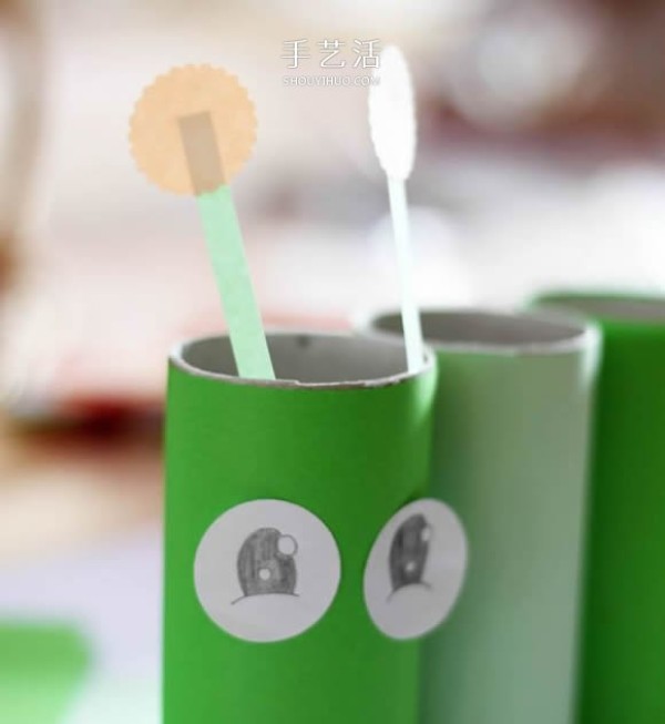 How to make a handmade caterpillar pen holder from a toilet paper tube