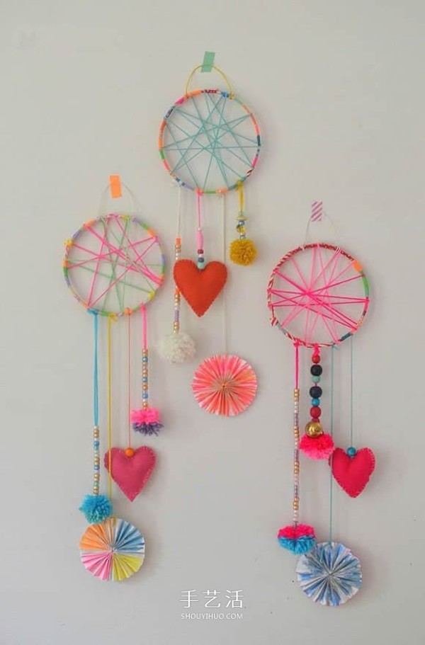 Tutorial on a simple homemade dream catcher to bring you a good nights dream! 