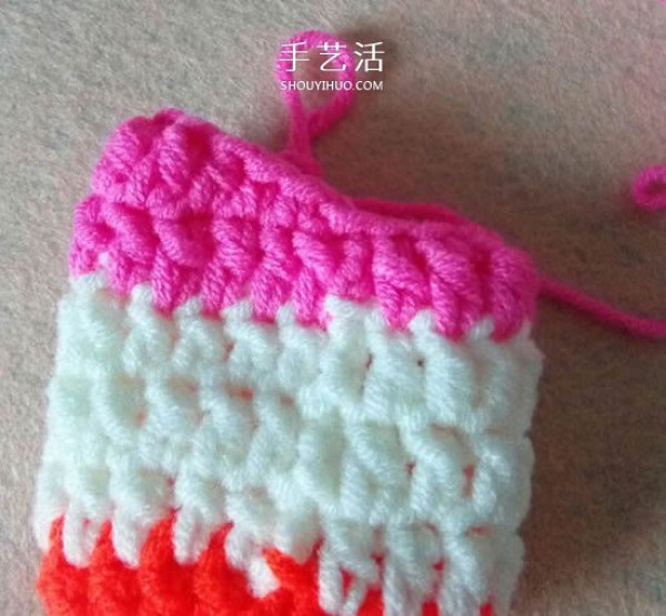 The knitting tutorial of color-blocked baby socks is suitable for babies of several months old