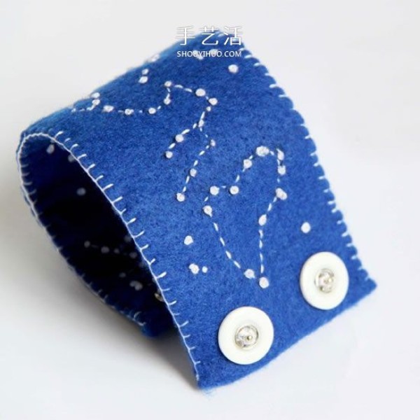 Love the beautiful starry sky! How to make handmade fabric starry sky wristband