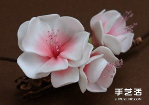 How to make plum blossoms from soft clay, illustrations of how to make plum blossoms from soft clay