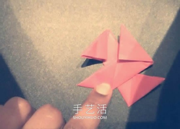 The hidden weapon of the Origami Ninja! Tutorial on how to fold the four-cornered ninja star