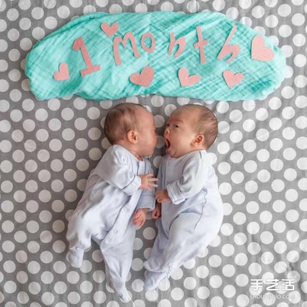 Photography of 8-month-old twin sisters of a popular star who was born prematurely