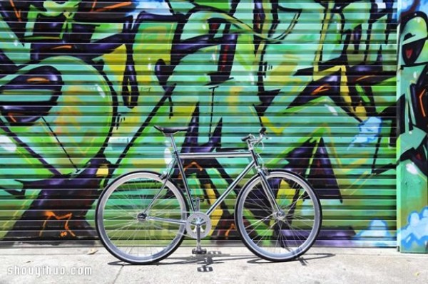 LEKKER, a long-established bicycle shop in a quiet alley in Melbourne