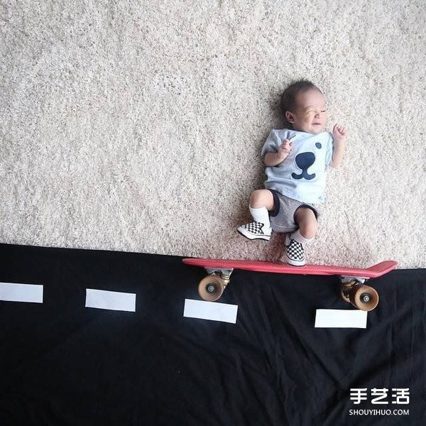 Babys cute and creative photo DIY starts the first big adventure in life