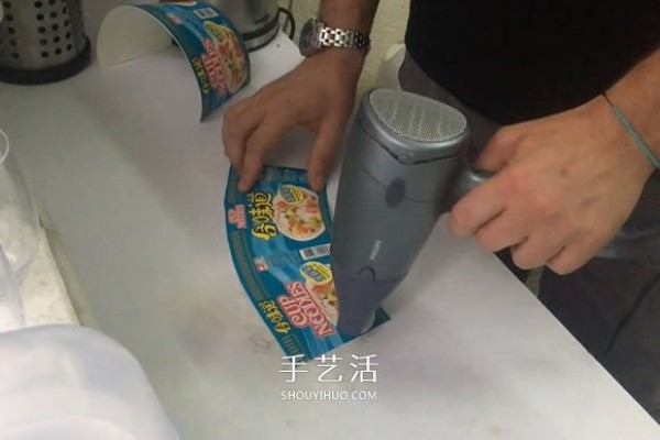 How to use instant noodle box waste to make a glider by hand