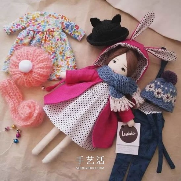 How to make a homemade dress-up doll with just a few pieces of cloth so your child can