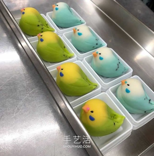 Japanese chef makes creative dessert: Kotori "Wagoshi"