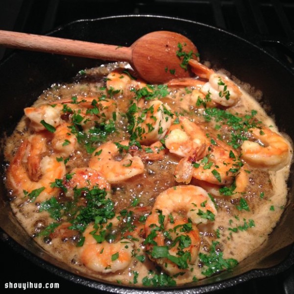 Super simple home recipe: 5 steps to make creamy garlic shrimp