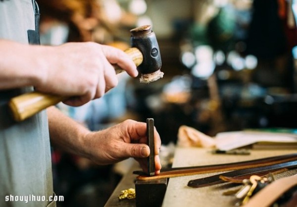 It was a carpenter who created a brand of handmade leather bags