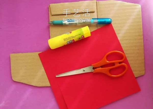 Tutorial for children to make a corrugated cardboard triceratops