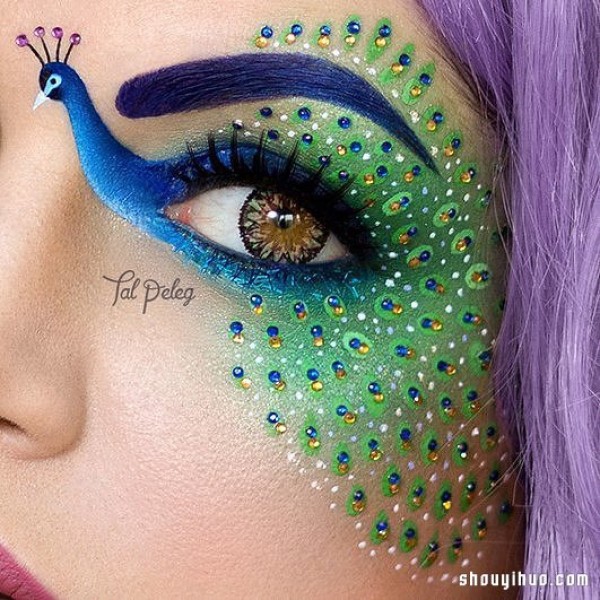 The magical art on the eyes. Do you dare to try such exaggerated eye makeup? 