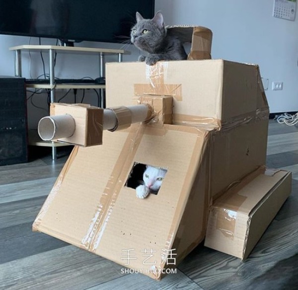  trappedPeople in quarantine make cardboard tanks for cats