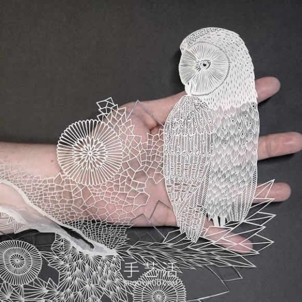 Engraving on a single piece of paper! Paper sculptures with amazing details