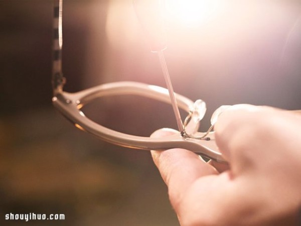 Burberry handmade glasses production process