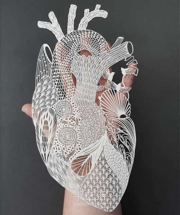 Engraving on a single piece of paper! Paper sculptures with amazing details