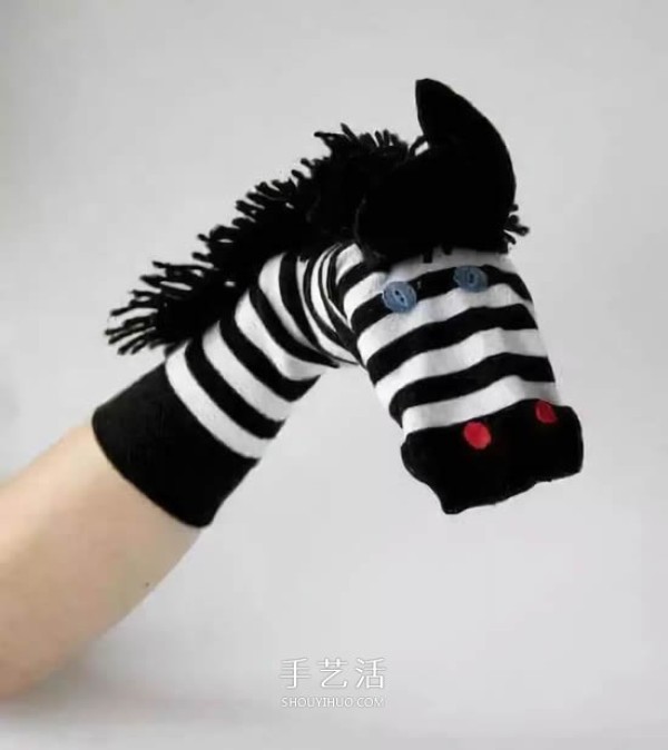 Its so easy to transform gloves and socks into hand puppets and make homemade cloth toys