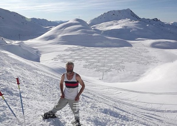 Snowflakes are falling on the ground? French artist creates winter "snow paintings"