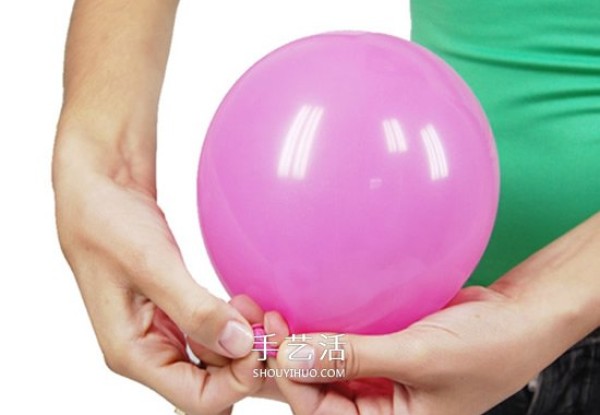 Illustrated balloon styling tutorial: Make a cute little pink pig step by step