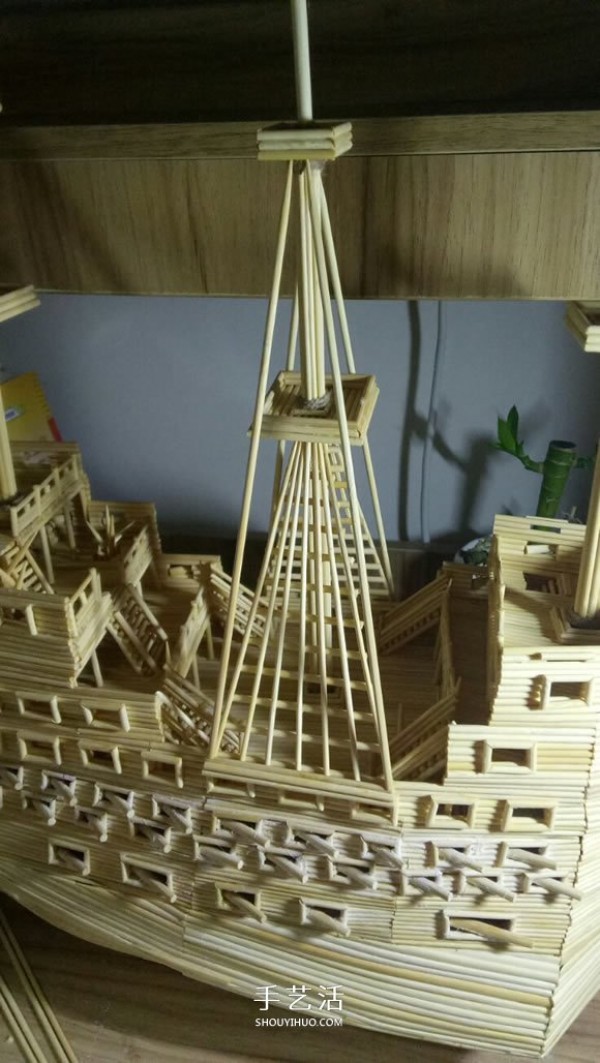 The ancient warship model is hand-made with disposable chopsticks