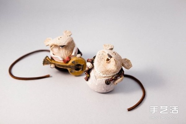 Appreciation of pictures of healing hand-made pottery dolls made from low-temperature porcelain fired pottery