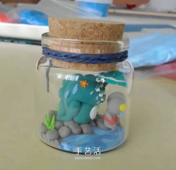 How to make your own clay cartoon bottle