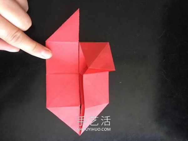 A simple tutorial on the origami method of a small flower basket