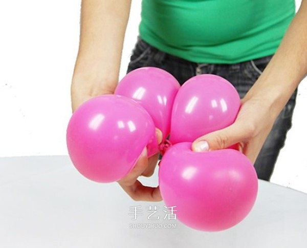 Illustrated balloon styling tutorial: Make a cute little pink pig step by step