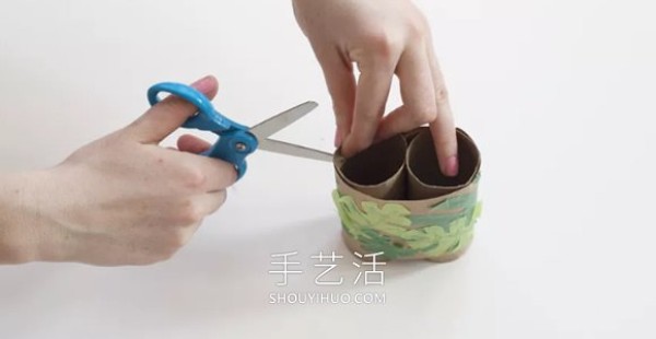 Tutorial on how to make hand-made binoculars from toilet paper rolls